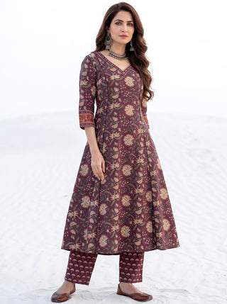 Aina Medhara Set Of Kali Kurta Pants & Dupatta