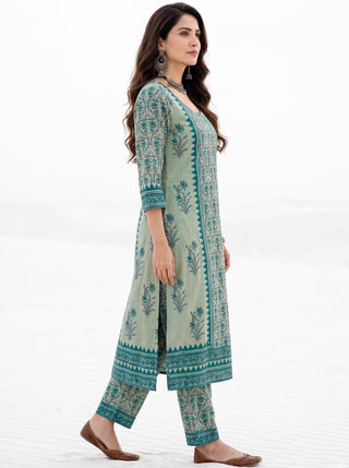 Aina Charitra Kurta