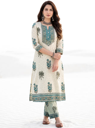 Aina Juraha Set Of Kurta Pants & Dupatta