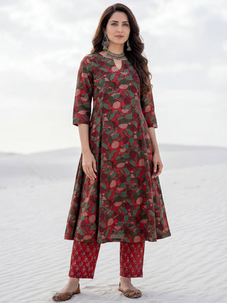 Aina Zoya Set Of Kali Kurta Pants Dupatta