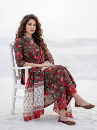 Aina Zoya Set Of Kali Kurta Pants Dupatta