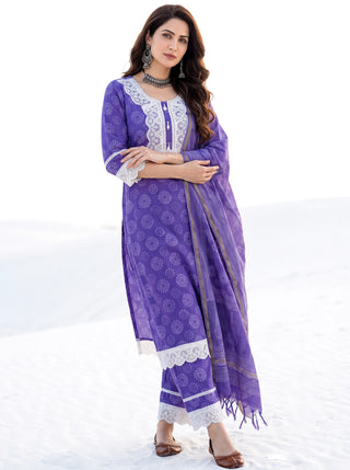 Aina Vejari Set Of Kurta Salwar Pants & Dupatta