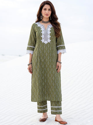 Aina Sarahana Set Of Kurta Salwar Pants & Dupatta
