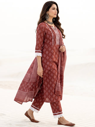 Aina Gairik Set Of Kurta Salwar Pants & Dupatta