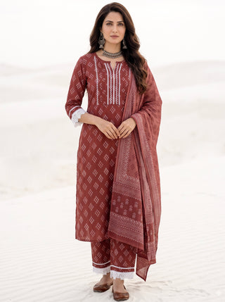 Aina Gairik Set Of Kurta Salwar Pants & Dupatta