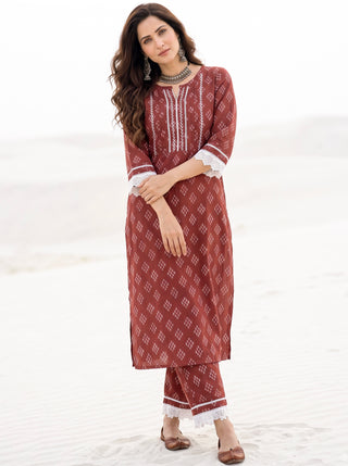 Aina Gairik Set Of Kurta Salwar Pants & Dupatta