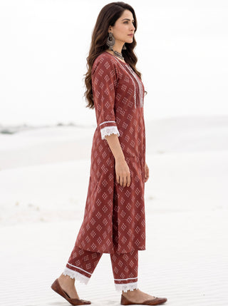 Aina Gairik Set Of Kurta Salwar Pants & Dupatta