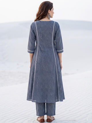 Aina Akora Kurta