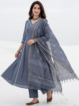 Aina Akora Set Of Kurta Salwar Pants & Dupatta