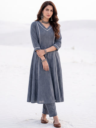 Aina Akora Kurta