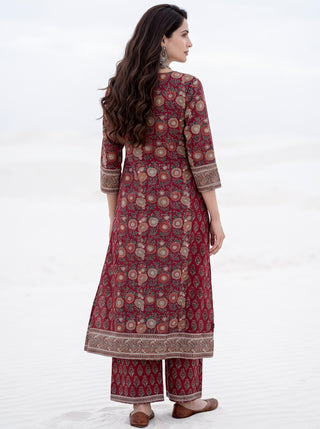 Aina Russar Kurta