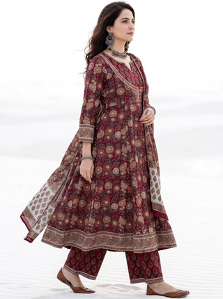 Aina Miran Set Of Kali Kurta Pants & Dupatta