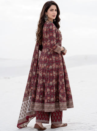 Aina Miran Set Of Kali Kurta Pants & Dupatta