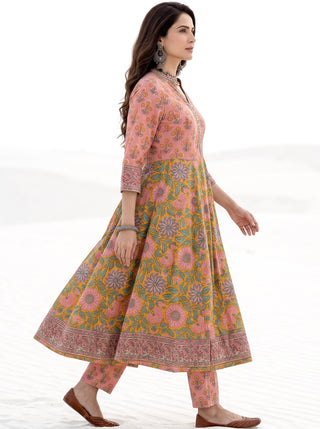 Aina Arohini Set Of Kali Kurta Pants & Dupatta
