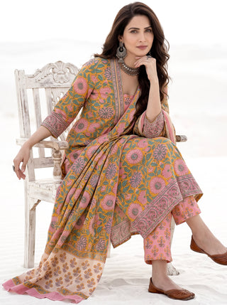 Aina Ameeran Set Of Kali Kurta Pants & Dupatta