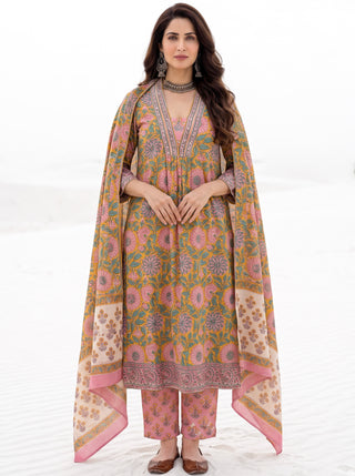 Aina Ameeran Set Of Kali Kurta Pants & Dupatta