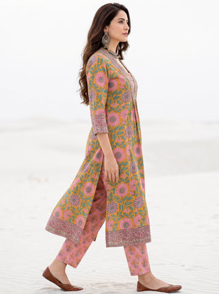 Aina Ameeran Kali Kurta