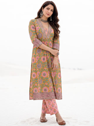 Aina Ameeran Kali Kurta
