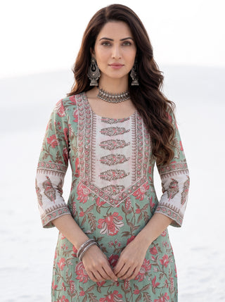 Aina Isla Kali Kurta