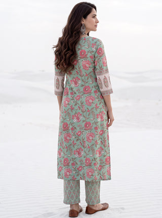 Aina Isla Kali Kurta