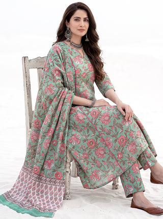 Aina Silasa Set Of Kali Kurta Pants & Dupatta