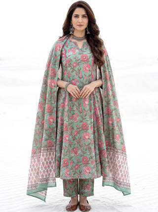 Aina Silasa Set Of Kali Kurta Pants & Dupatta