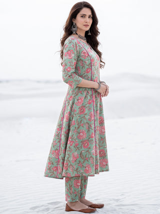 Aina Silasa Set Of Kali Kurta Pants & Dupatta