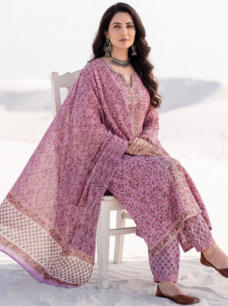 Aina Freydis Set Of Kurta Pants & Dupatta