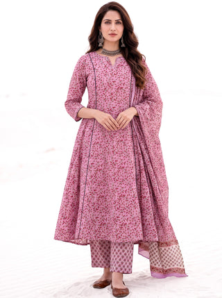 Aina Manjar Set Of Kurta Pants & Dupatta