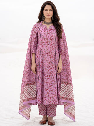 Aina Manjar Set Of Kurta Pants & Dupatta