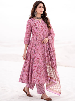 Aina Manjar Set Of Kurta Pants & Dupatta