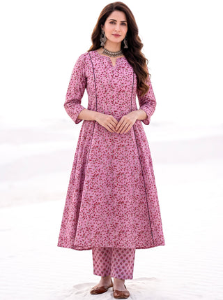 Aina Manjar Set Of Kurta Pants & Dupatta