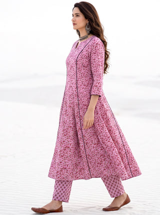 Aina Manjar Set Of Kurta Pants & Dupatta