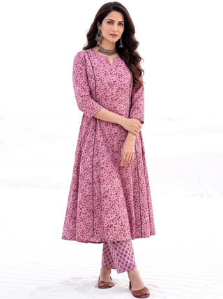 Aina Manjar Set Of Kurta Pants & Dupatta