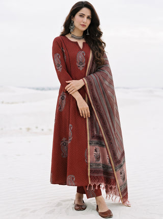 Aina Sayan Set Of Kurta Pants & Dupatta