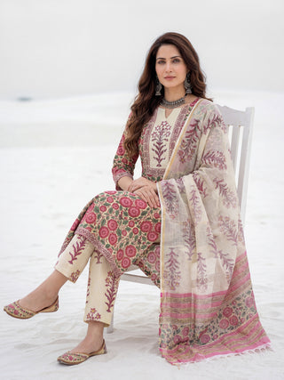 Roz Avni Set Of Kurta Pants Kota Doria Dupatta