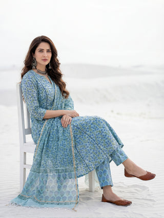 Roz Jashn Set Of Kali Kurta Pants Kota Doria Dupatta