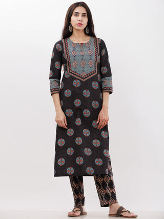 Ajrakh Sohni Set Of Kurta Pants Dupatta