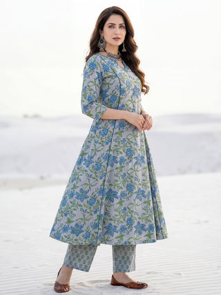 Aina Nutan Set Of Kali Kurta Pants Dupatta
