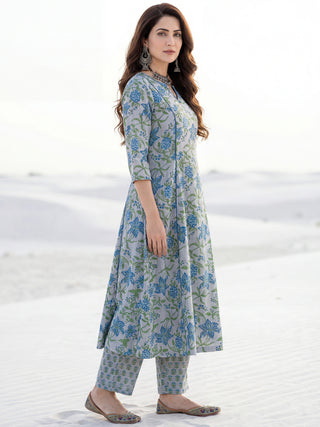 Aina Nutan Set Of Kali Kurta Pants Dupatta