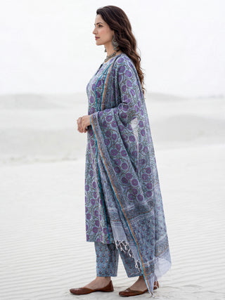 Aina Mira Set Of Kali Kurta Pants Dupatta