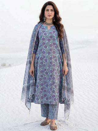 Aina Mira Set Of Kali Kurta Pants Dupatta