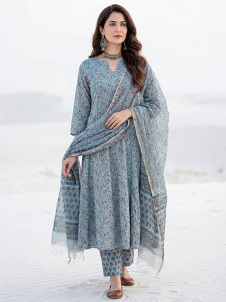 Aina Veda Set Of Kali Kurta Pants Dupatta