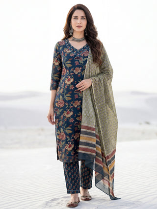 Umang Sheetal Set Of Kurta Pants Dupatta