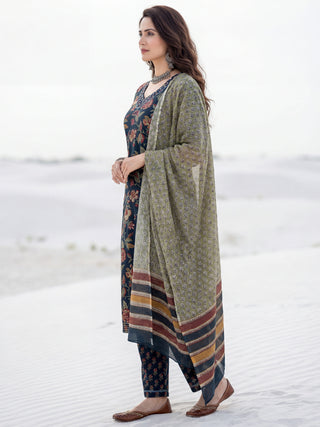 Umang Sheetal Set Of Kurta Pants Dupatta