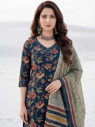 Umang Sheetal Set Of Kurta Pants Dupatta