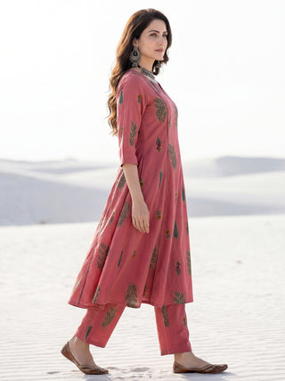 Aina Nayan Kali Kurta