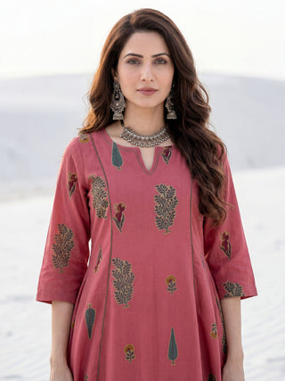 Aina Nayan Set Of Kalidar Kurta Pants Dupatta