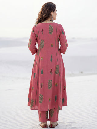 Aina Nayan Kali Kurta