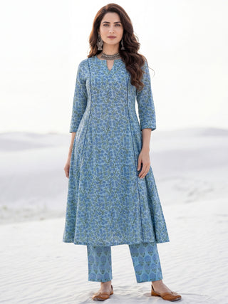 Roz Jashn Set Of Kali Kurta Pants Kota Doria Dupatta